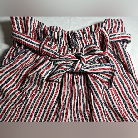 Indigo Rein Tie Front Paperbag Waist Shorts - Striped Red Women’s Size Small - Picture 2 of 9